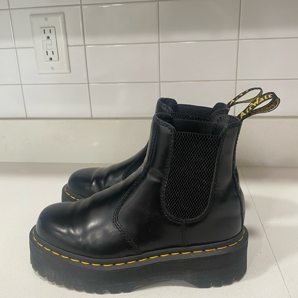 Doc marten platform Chelsea boot!